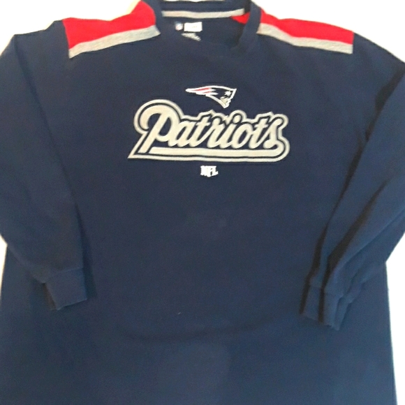 NFL  Patriots top - Picture 1 of 8
